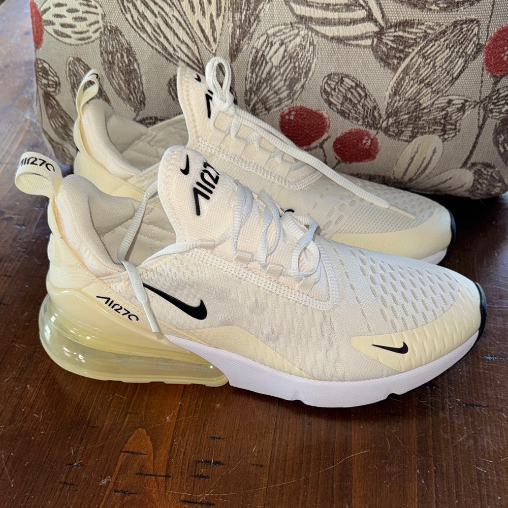 Nike Air Max 270 Beige and Black Sneakers ladies 10